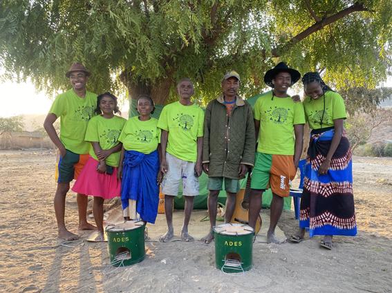 Photo avec les gagnants a mitsinjo