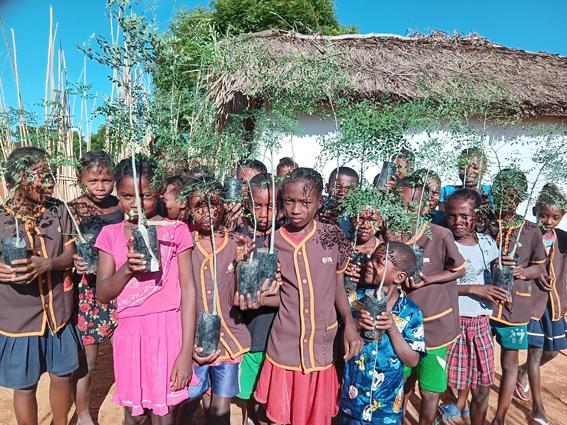Plantation avec les enfants